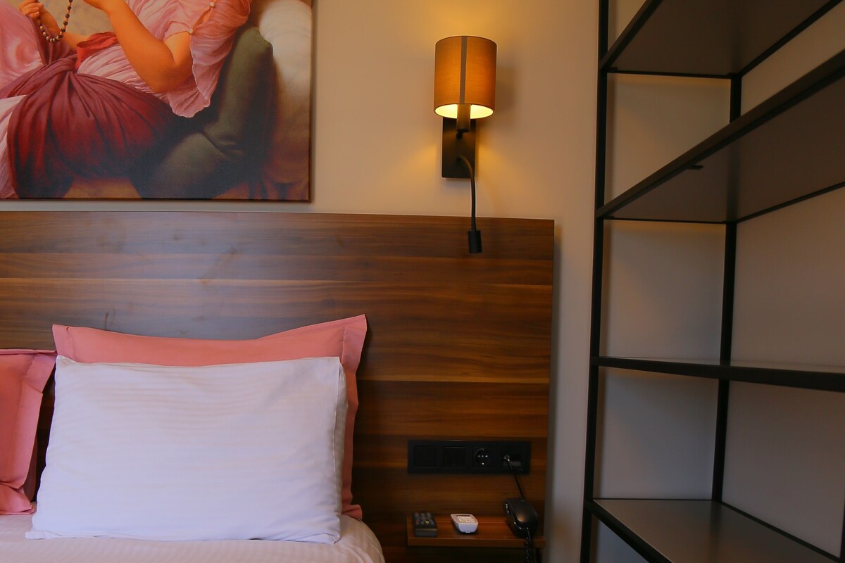 Minibar, in-room safe, desk, blackout drapes