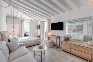 Honeymoon Suite, Jetted Tub | Minibar, in-room safe, desk, blackout curtains - Il Sogno di Manarola by The First (Riomaggiore)