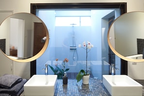 Luxury-Suite, 1 King-Bett, Kamin | Badezimmer
