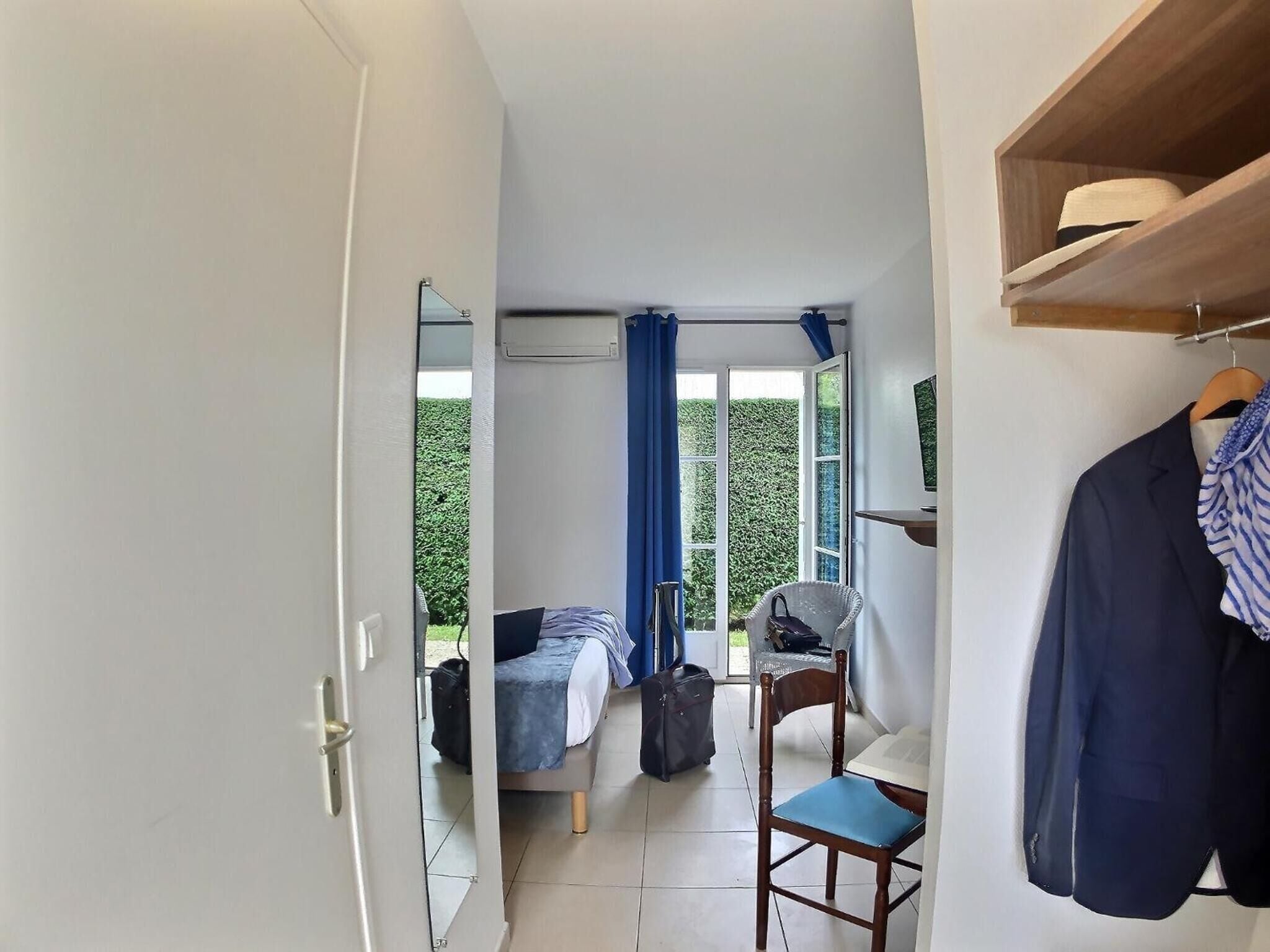 1 bedroom, soundproofing, bed sheets