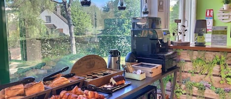 Daily buffet breakfast (EUR 11 per person)