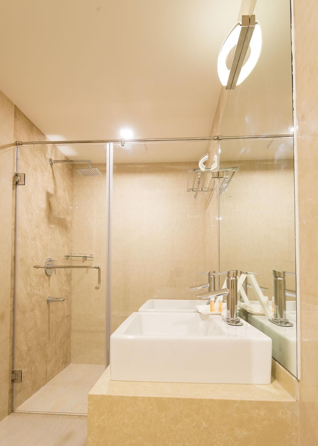 shower, free toiletries, towels