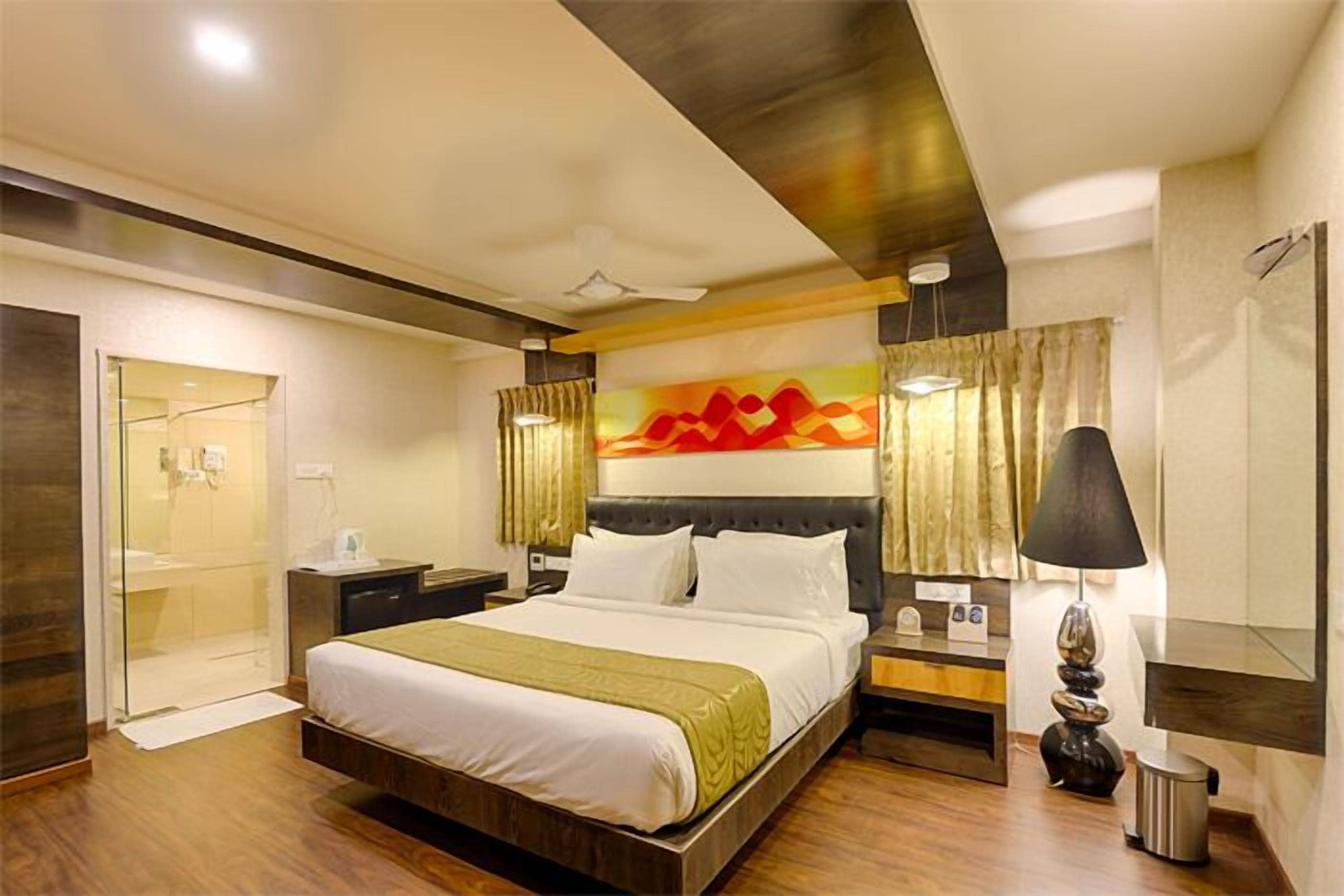 junior suite, 1 bedroom, accessible, non smoking | premium bedding, minibar, in-room safe, desk