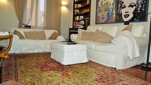Living area - La Finestrella Suite Apartment (Bologna)