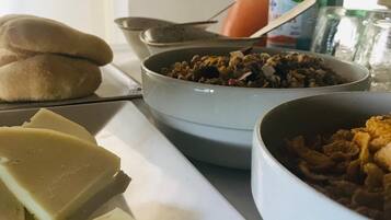 Lokale morgenmadsretter hver dag (8 EUR pr. person)