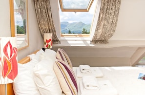 Nhà Superior, nhiều phòng ngủ, lò sưởi, quang cảnh núi | 10 phòng ngủ, bộ đồ giường cao cấp, bàn