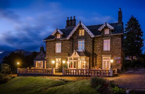 Front of property – evening/night - The Grange House Self Catering (Keswick)