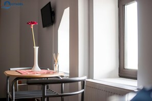1 bedroom, premium bedding, desk, soundproofing - Citadel Aparthotel (Galati)