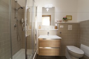 Exclusive Double Room | Bathroom