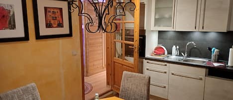 Frigorifero, microonde, forno, lavastoviglie