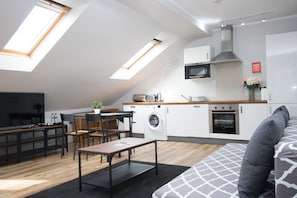 Deluxe Double Studio (Studio) | Living area
