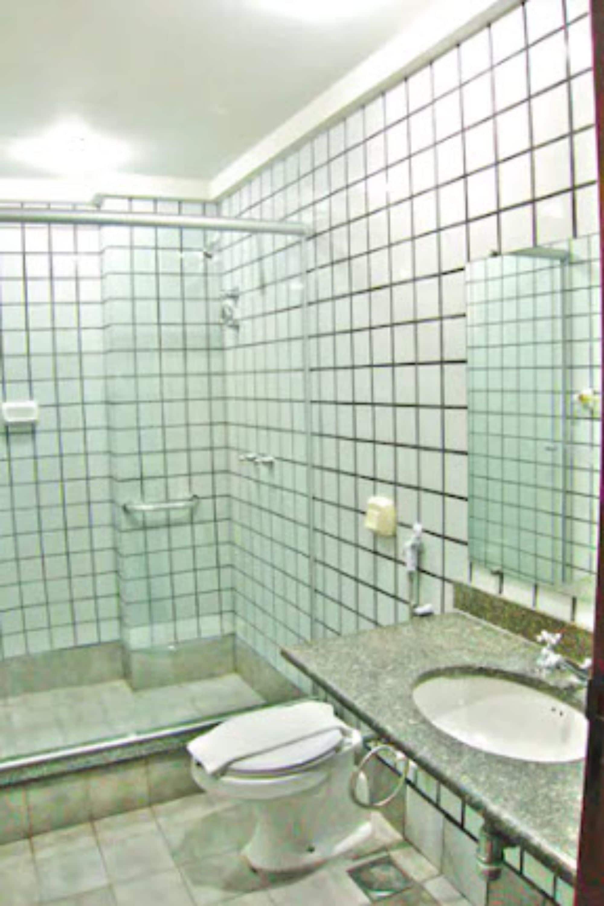 standard suite (especial) | bathroom | shower, rainfall showerhead, free toiletries, towels