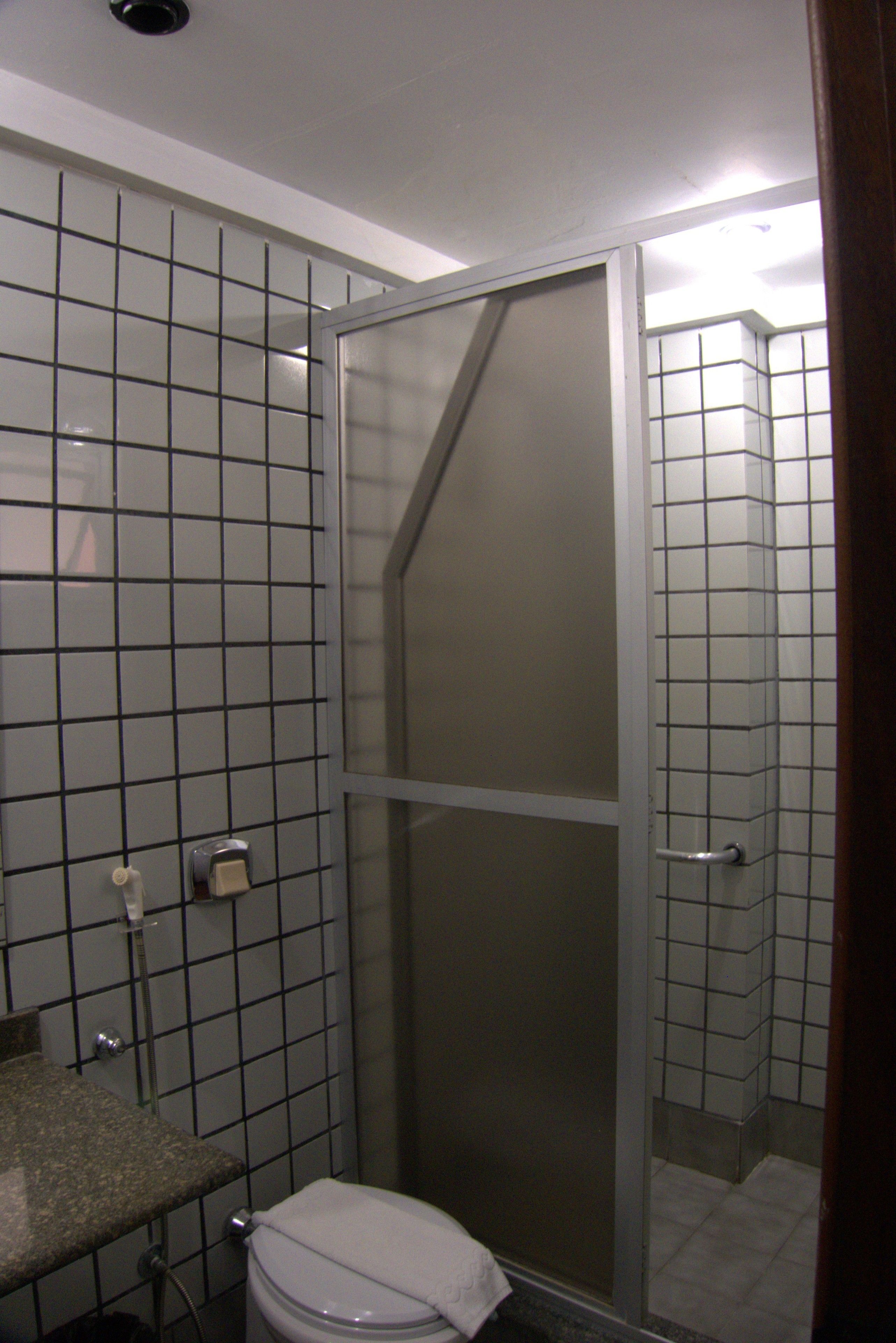 standard apartment (especial) | bathroom | shower, rainfall showerhead, free toiletries, towels