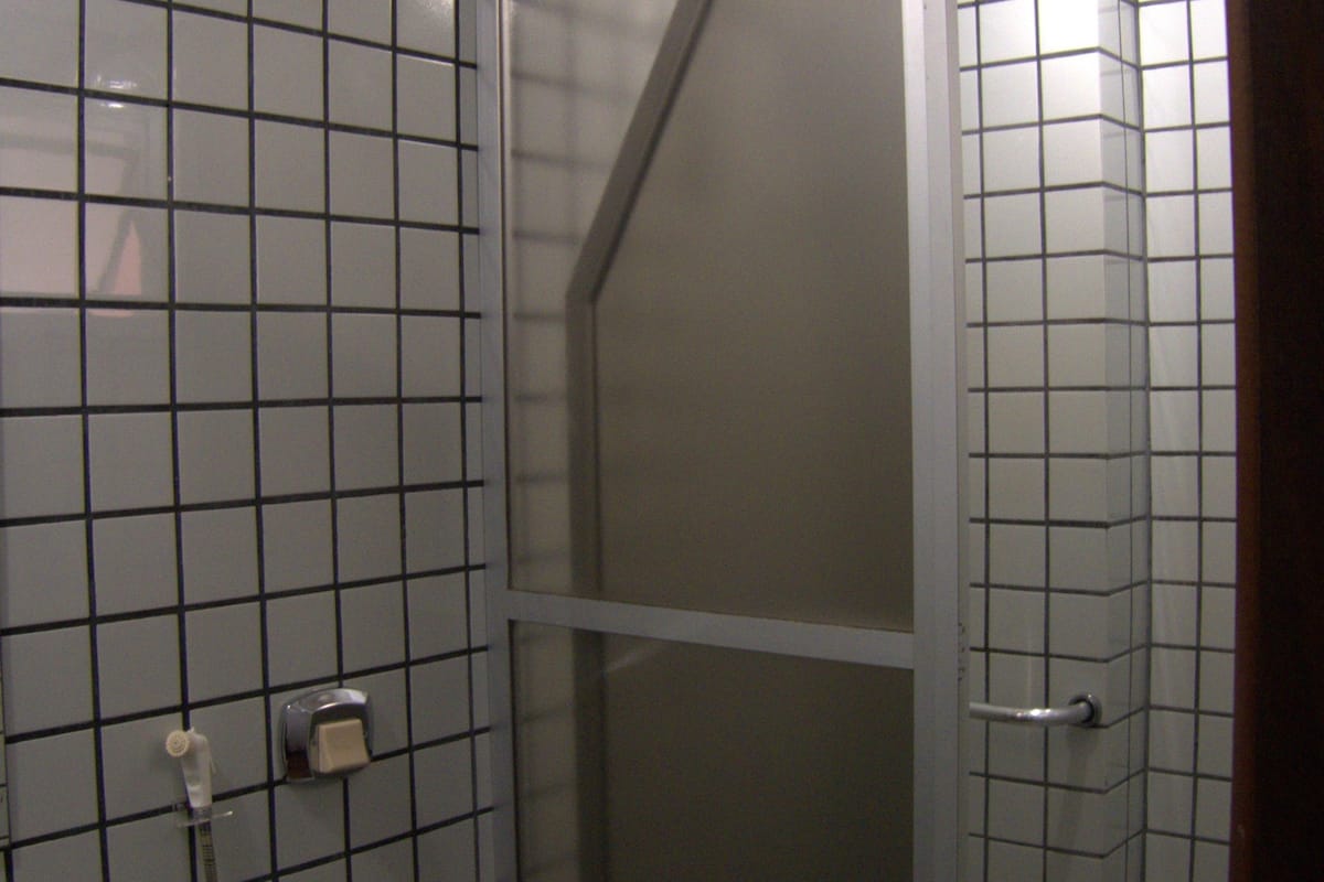 standard apartment (especial) | bathroom | shower, rainfall showerhead, free toiletries, towels