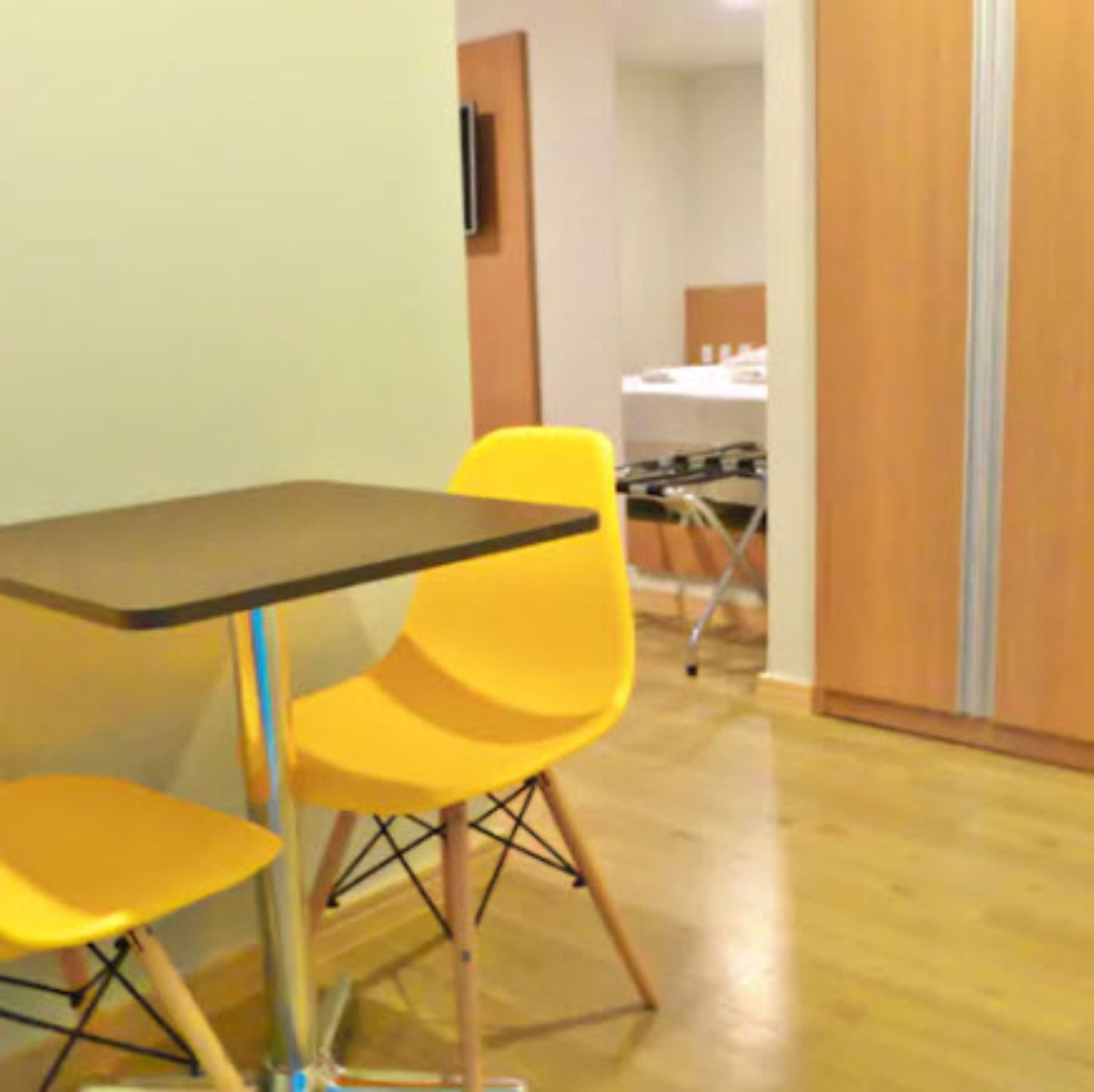 32-inch led tv with cable channels, tv