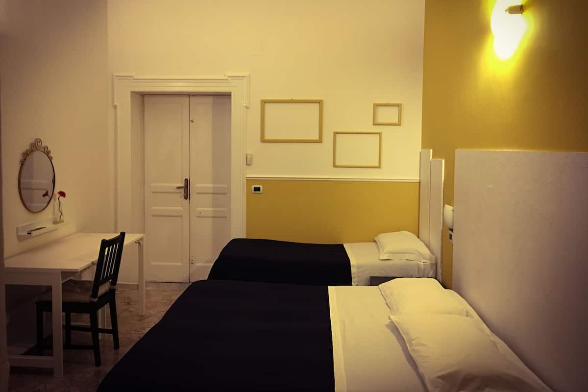 Triple Room | Desk, free cribs/infant beds, rollaway beds, free WiFi