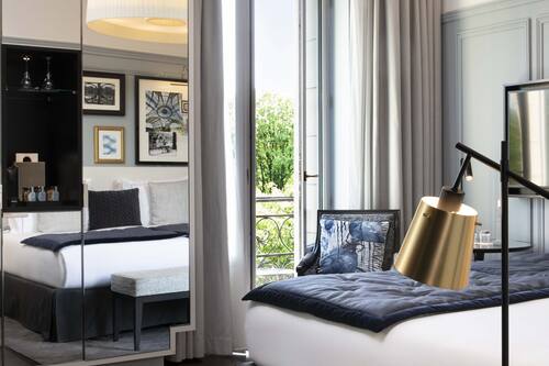 Ropa de cama de alta calidad y minibar
