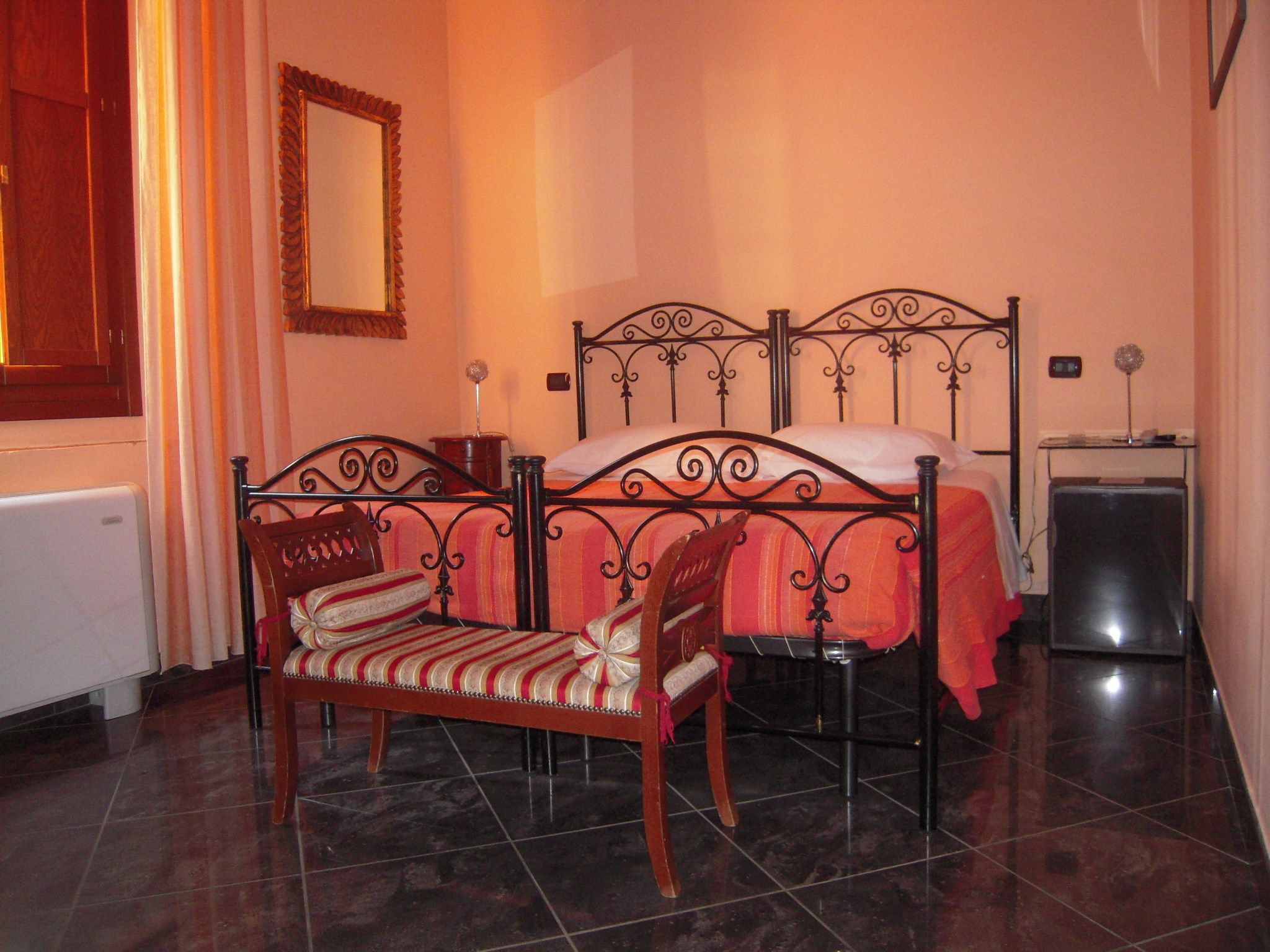 1 bedroom, minibar, desk, free WiFi