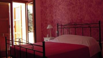 Triple Room | 1 bedroom, minibar, desk, free WiFi