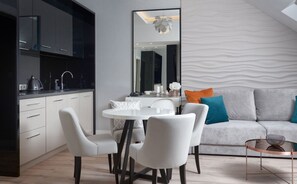 Family Suite | Premium bedding, in-room safe, desk, laptop workspace - My Story Sopot Apartments (Sopot)