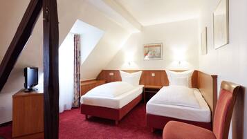 Double or Twin Room | Hypo-allergenic bedding, minibar, in-room safe, desk