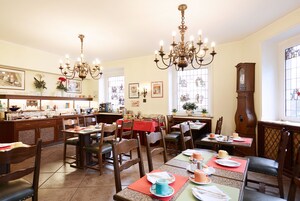 Colazione a buffet, servita tutte le mattine (11 EUR a persona)