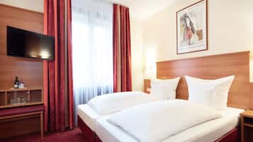 Double or Twin Room | Hypo-allergenic bedding, minibar, in-room safe, desk