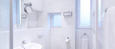 Double or Twin Room | Bathroom