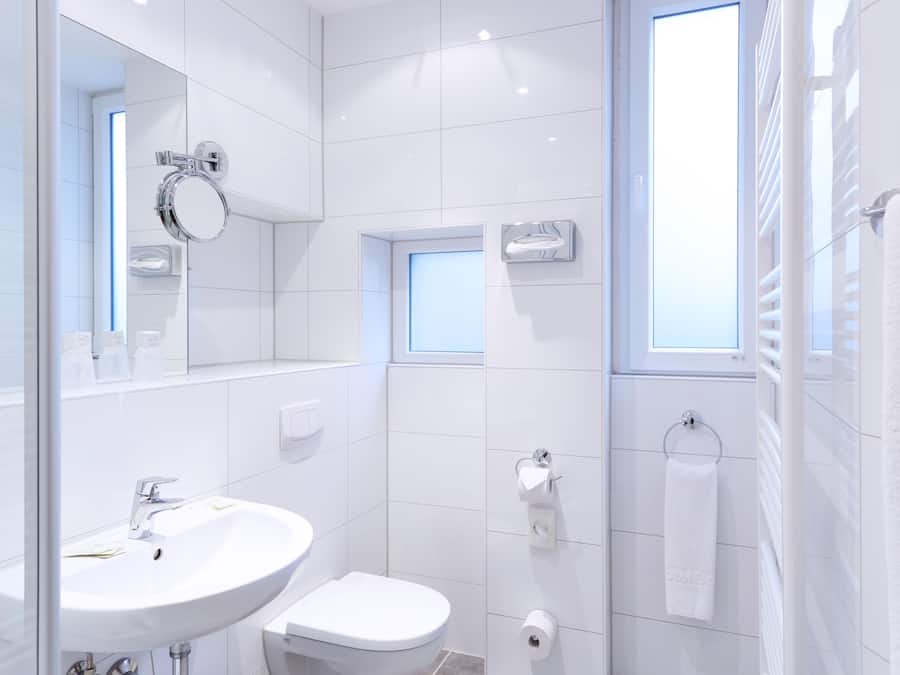 Double or Twin Room | Bathroom