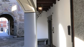 Cour