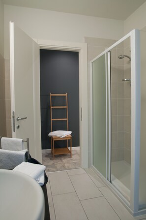 Shower, free toiletries, hair dryer, slippers - Relais Merizzi (Tirano)