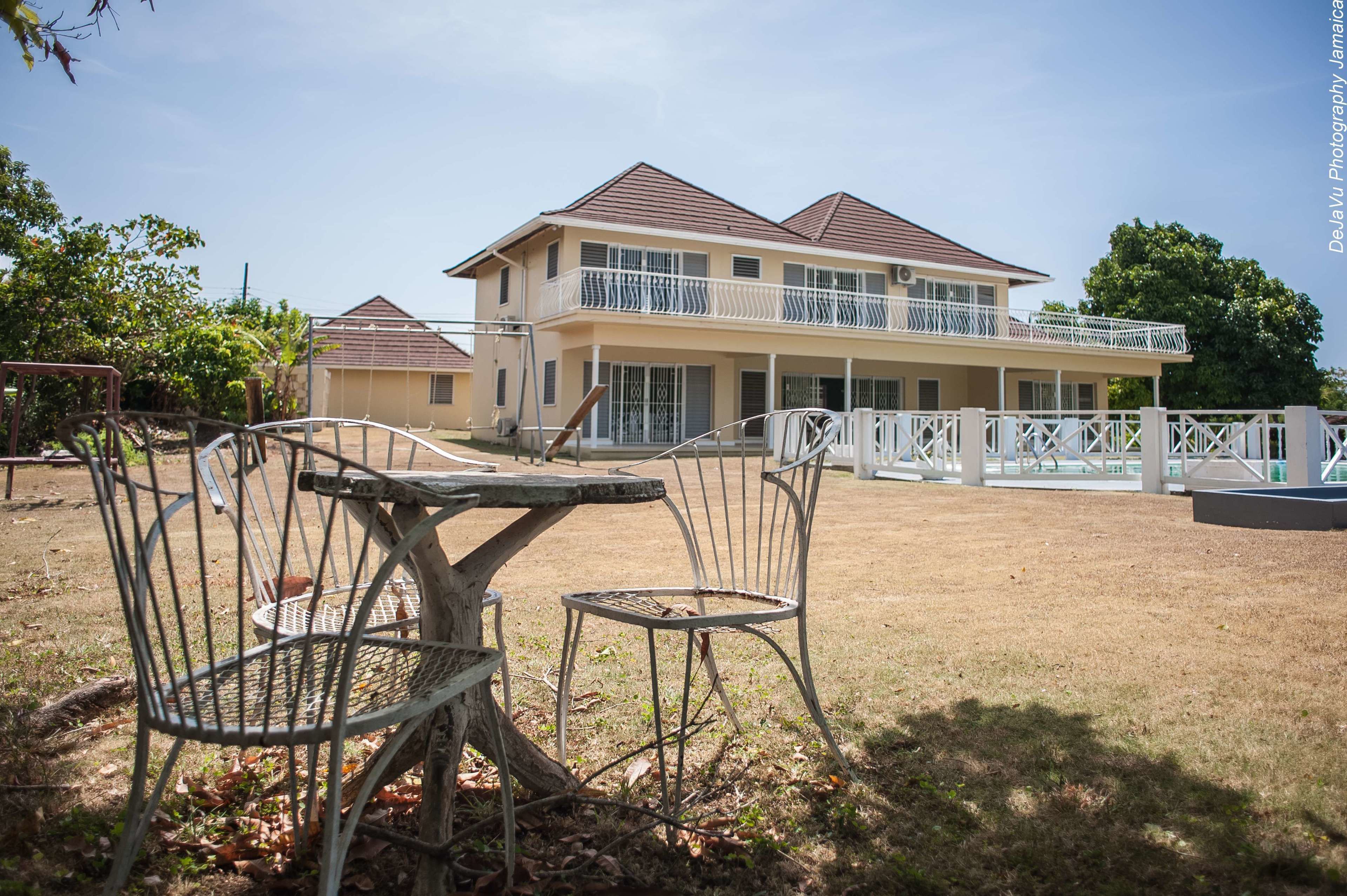 Fachada de la propiedad