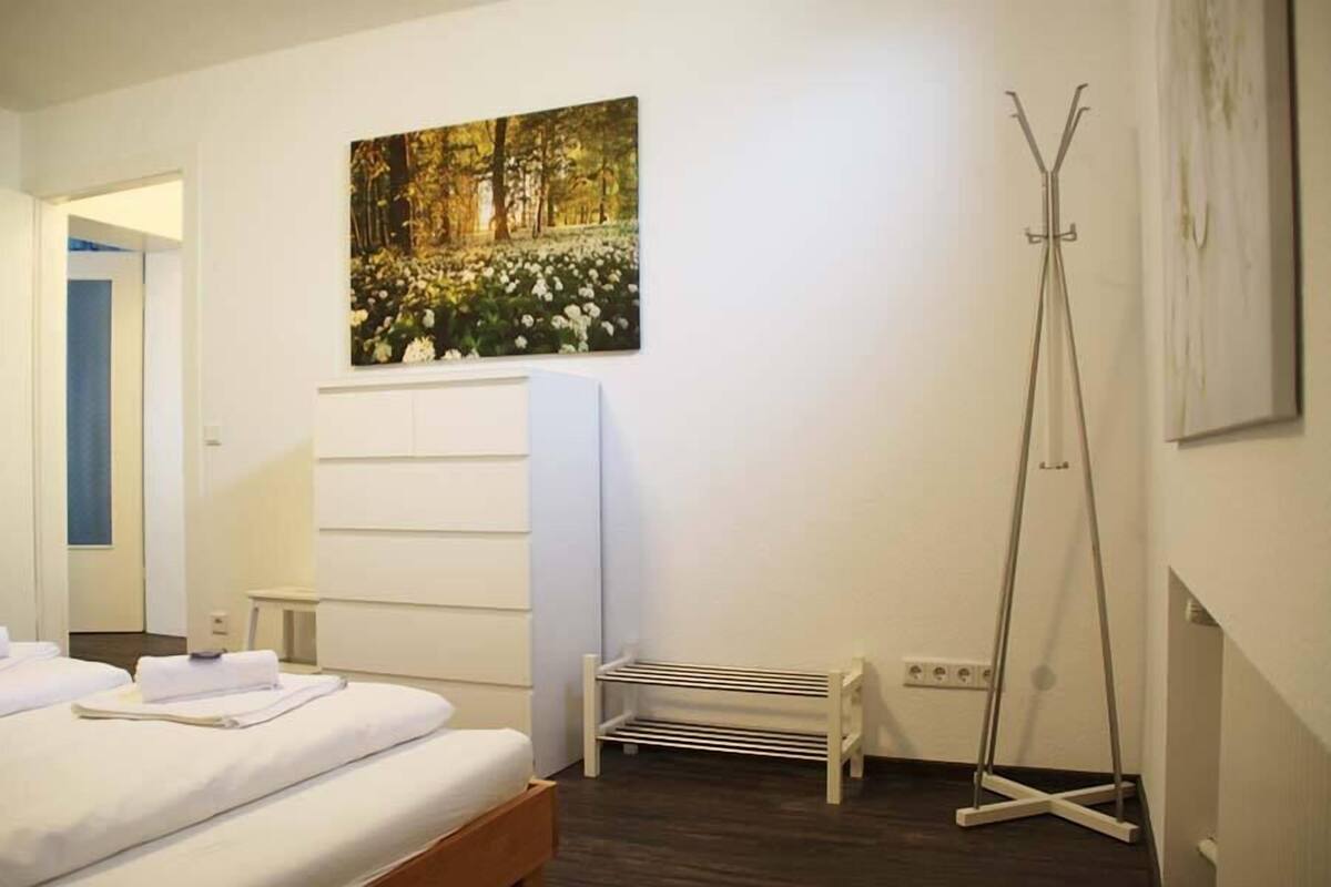 Suite | Schreibtisch, Bügeleisen/Bügelbrett, kostenlose Babybetten