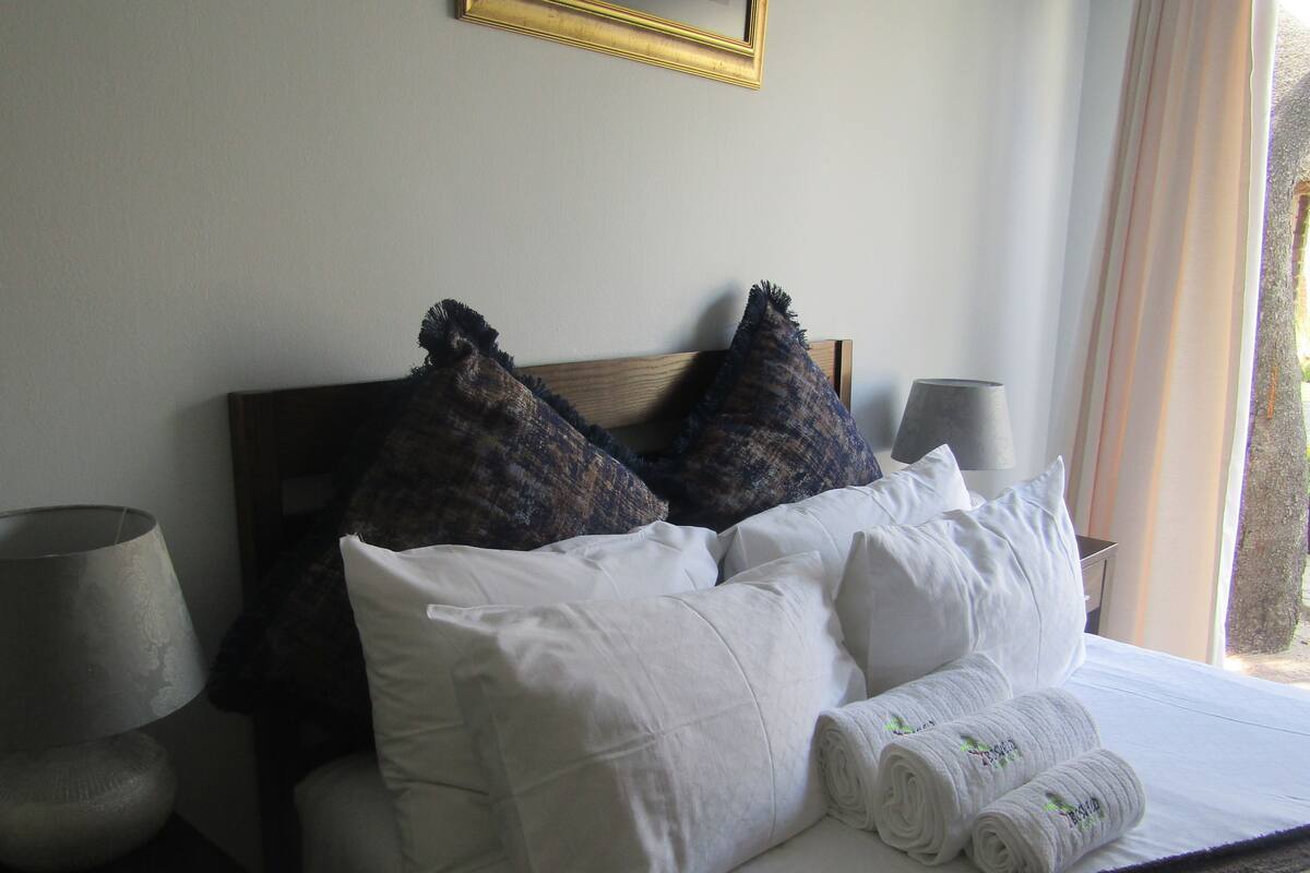 1 bedroom, in-room safe, desk, iron/ironing board