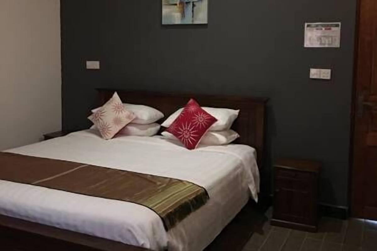 Deluxe-Doppelzimmer, 1 Doppelbett | Hochwertige Bettwaren, Schreibtisch, Bügeleisen/Bügelbrett