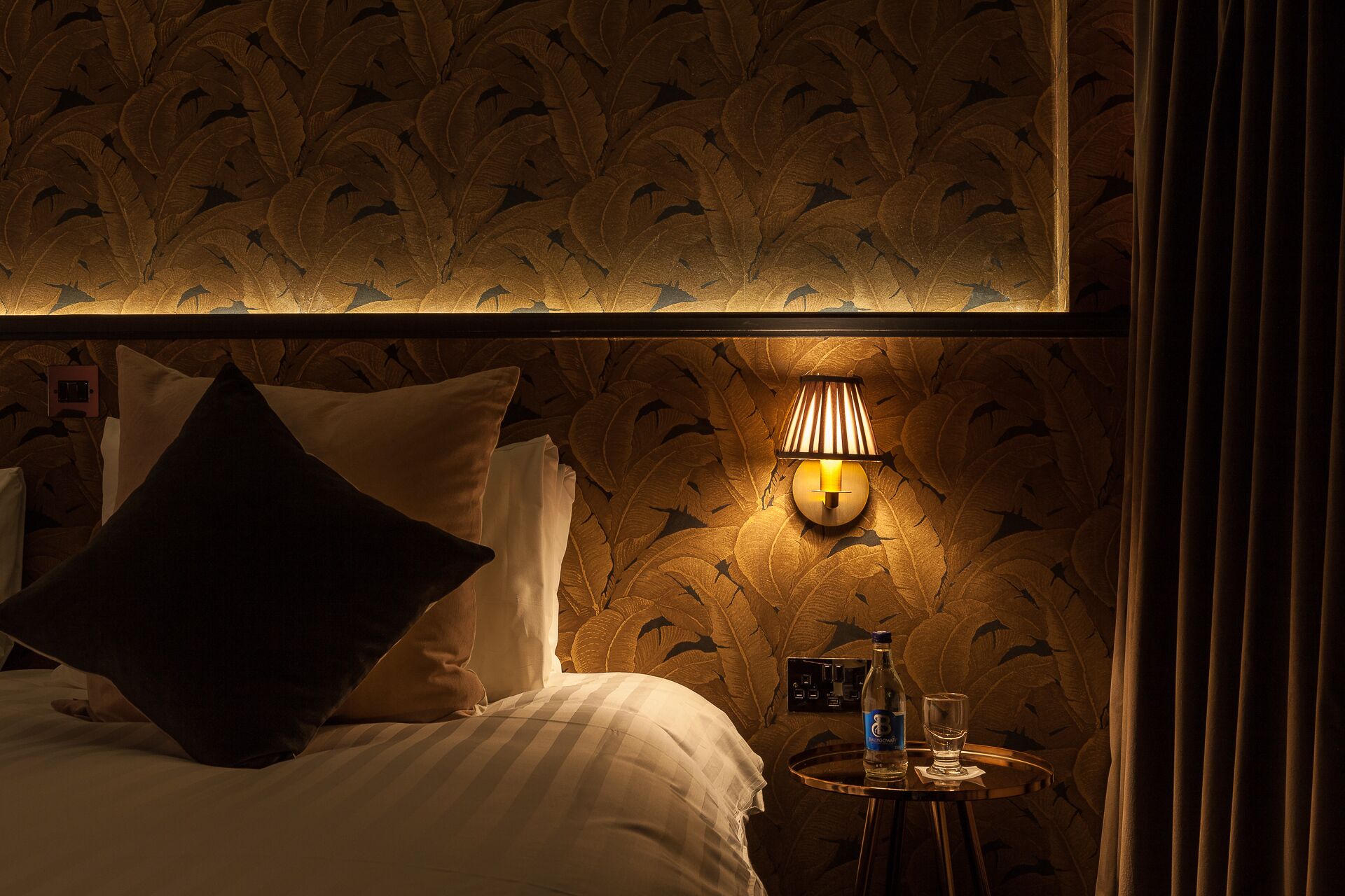 executive double room | egyptian cotton sheets, premium bedding, desk, laptop workspace