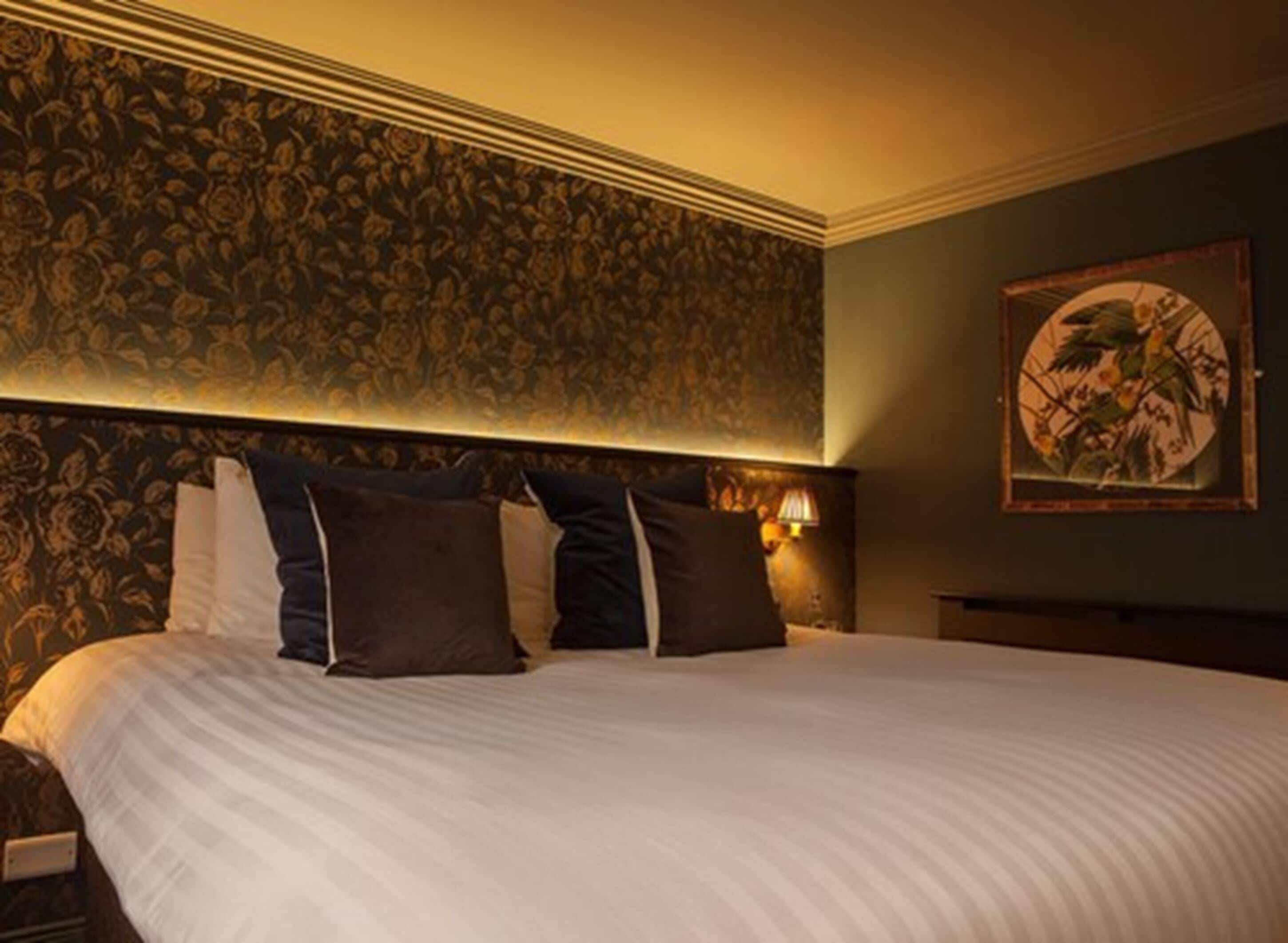 egyptian cotton sheets, premium bedding, desk, laptop workspace