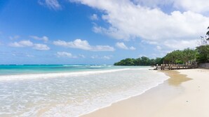 Beach nearby, white sand - Villa Dora Mae (Ocho Rios)