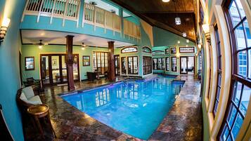 Indoor pool, sun loungers