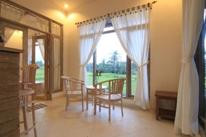 Suite (Pool View) | Living area - Pondok Bungkuan (Ubud)