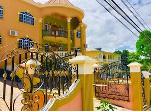 Property entrance - Eagles Nest (Montego Bay)