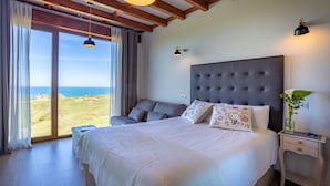 Comfort Double Room | Cribs (surcharge), WiFi (free), bed sheets - Posada Punta Ballota (Suances)