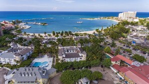 Beach/ocean view - Beach Condo at Turtle Towers (Ocho Rios)