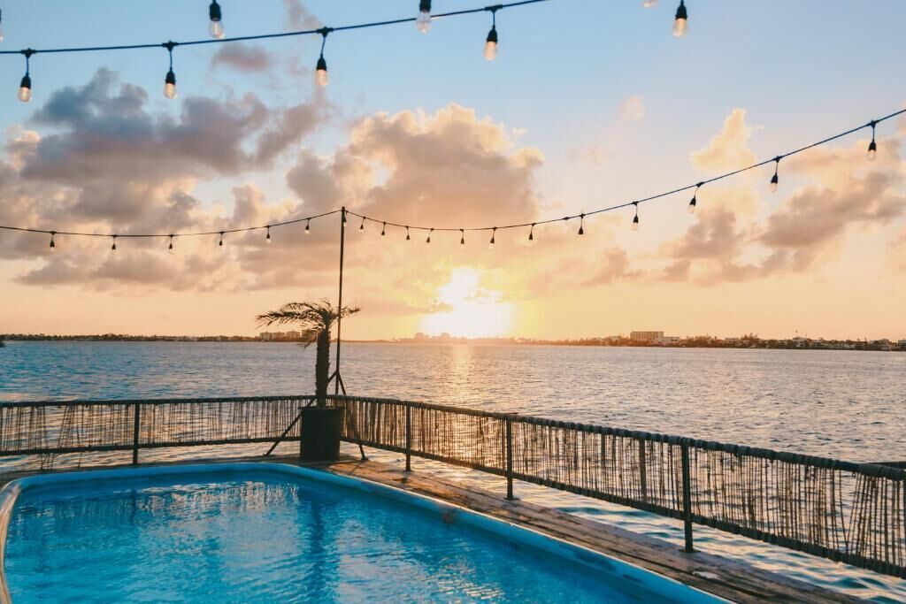 Outdoor pool, open 9:00 AM to 10:00 PM, sun loungers