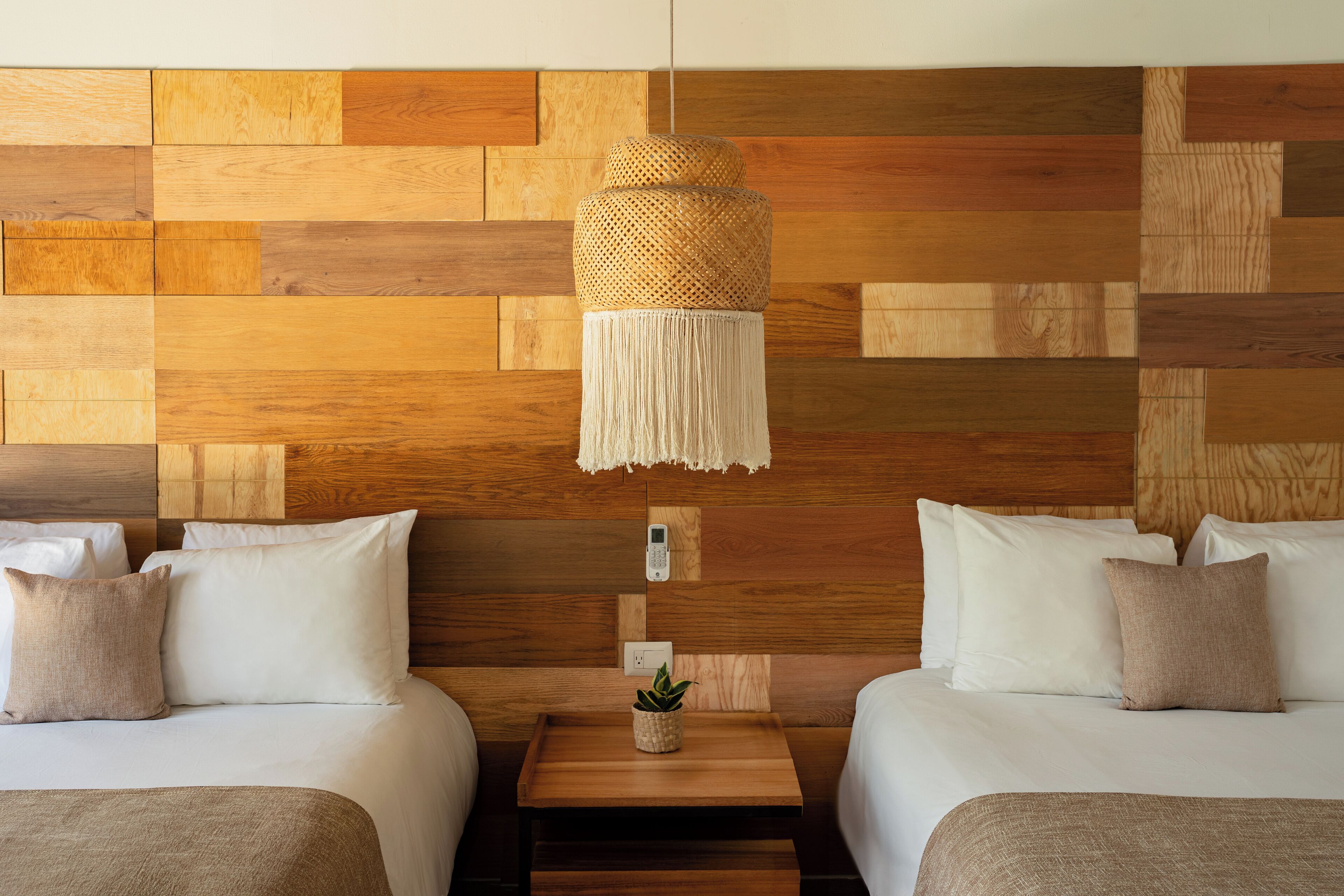 尊荣四人房 | 免费 WiFi、床单