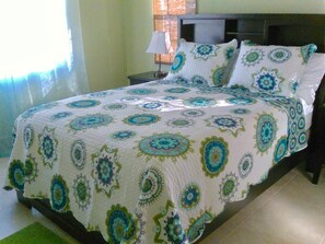 Casa familiar, 2 habitaciones, con acceso para personas discapacitadas, 2 baños | 1 habitación, escritorio, tabla de planchar con plancha y wifi gratis 