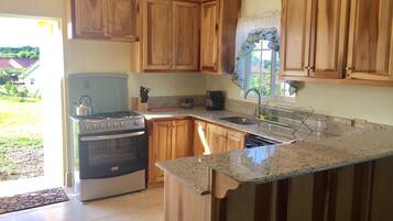 Family House, 2 Bedrooms, Accessible, 2 Bathrooms | Private kitchen | Fridge, microwave, oven, stovetop