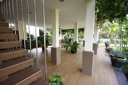 Rimtalay Angsila Guesthouse