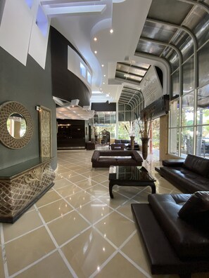 Lobby sitting area - Doll's Hotel (Jounieh)