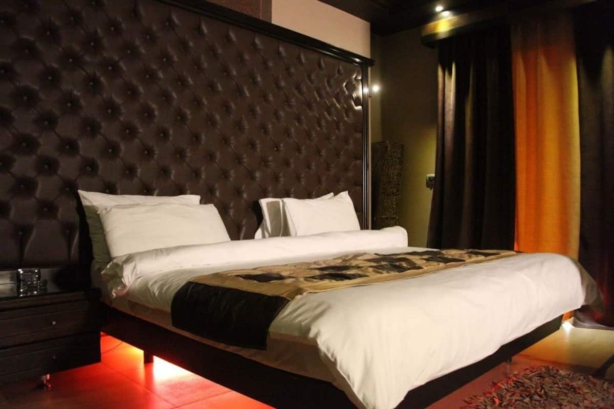 Premium bedding, minibar, desk, laptop workspace